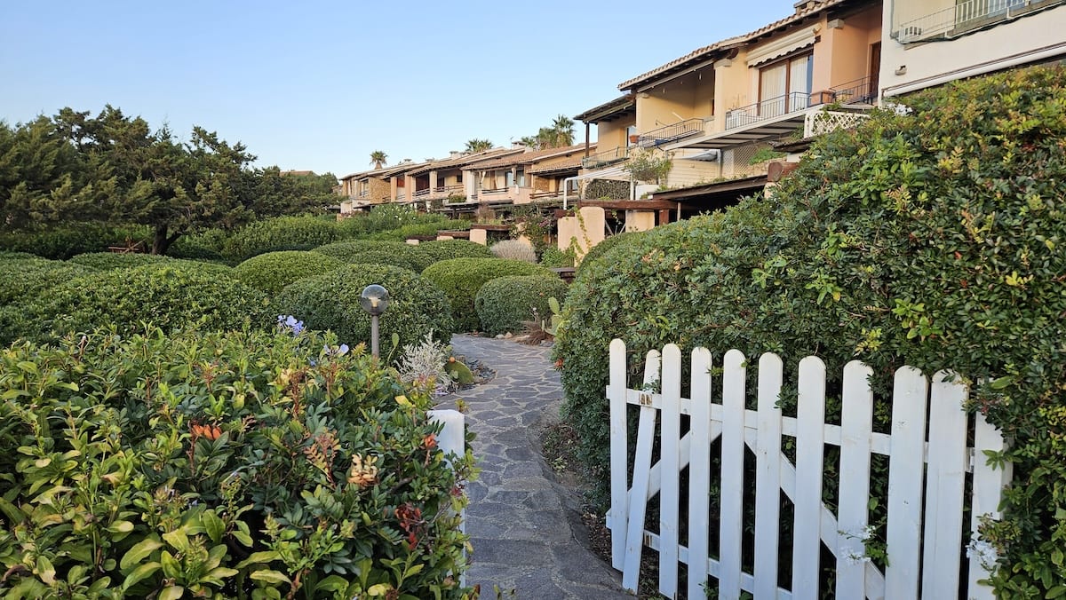 Appartement-Anlage in Porto Rotondo. Foto: Lena Ziehres, Reiselust-Mag