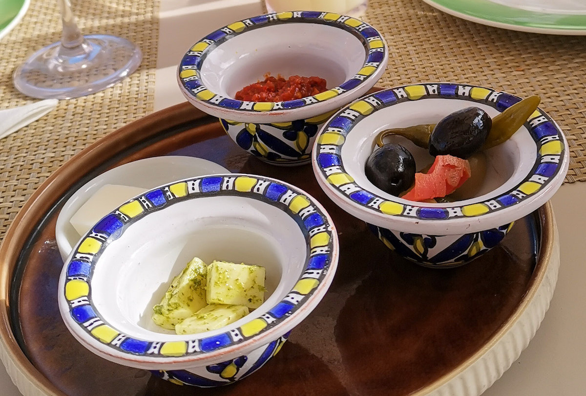 Mittagessen im Pool-Restaurant, Anantara Sahara Tozeur, Tunesien. Foto: Beate Ziehres, Reiselust-Mag