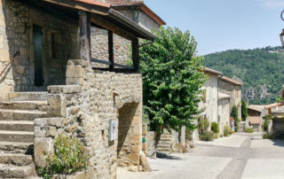 Straße in Boucieu-le-Roi, Ardeche, Frankreich. Foto: Beate Ziehres, Reiselust-Mag