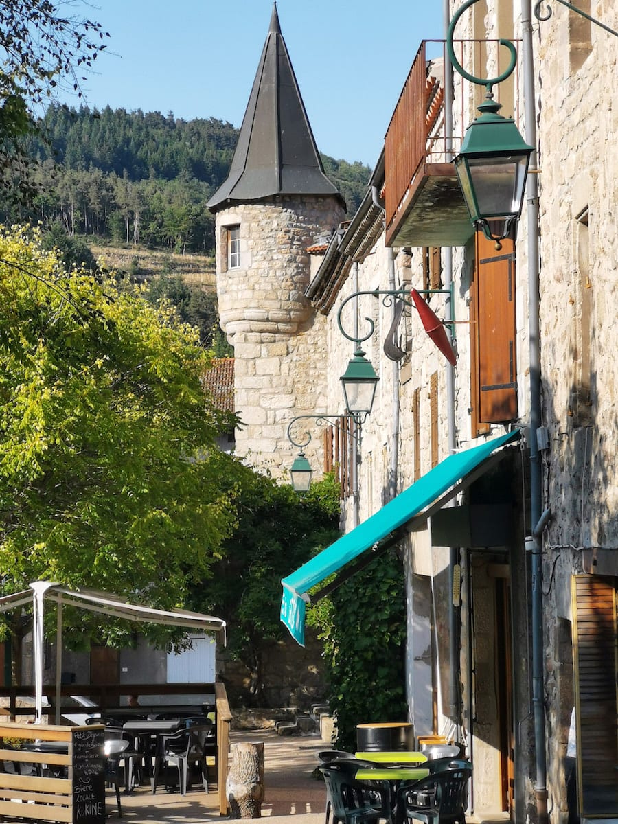 Mittelalterliches Stadttor in Désaignes, Ardèche, Frankreich. Foto: Beate Ziehres, Reiselust-Mag