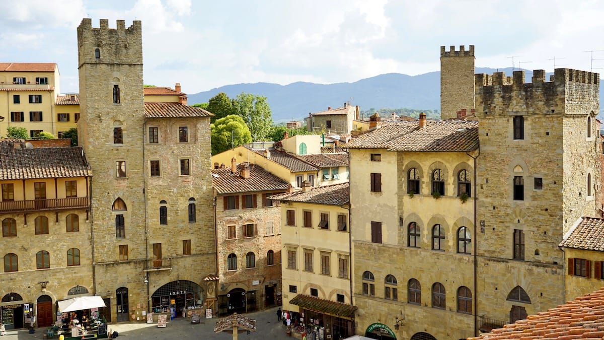 Toskana, Italien: Mein Lieblingsbild: Blick vom Dach des Palazzo della Fraternita dei Laici auf die Piazza Grande in Arezzo – Foto: Beate Ziehres