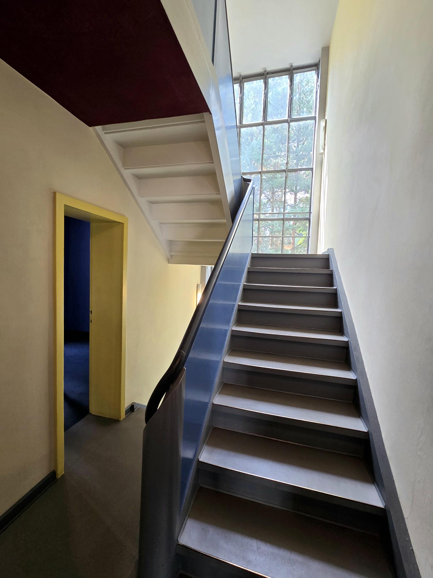 Treppenhaus des Meisterhauses von Paul Klee. Foto: Beate Ziehres