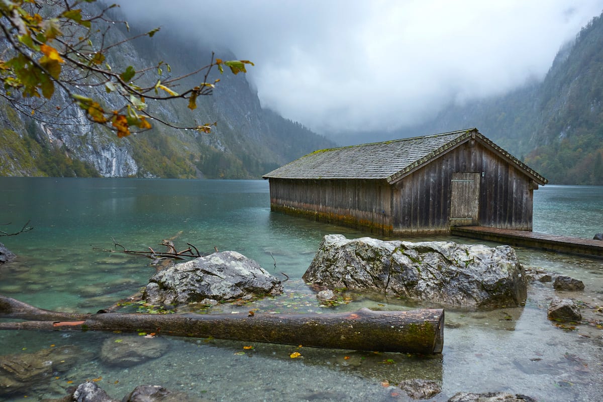 Instagramable Bootshaus am Obersee im Berchtesgadener Land. Foto: Beate Ziehres / Reiselust-Mag