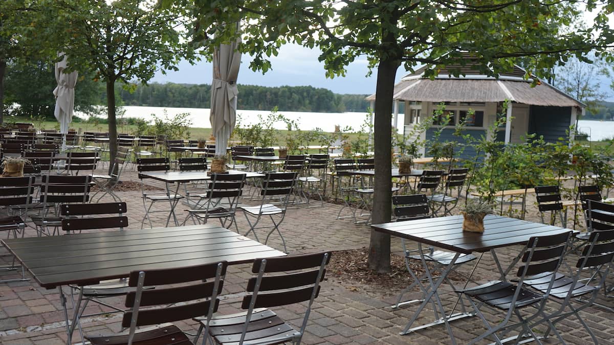 Freilich am See, Bad Saarow, Biergarten. Foto: Beate Ziehres