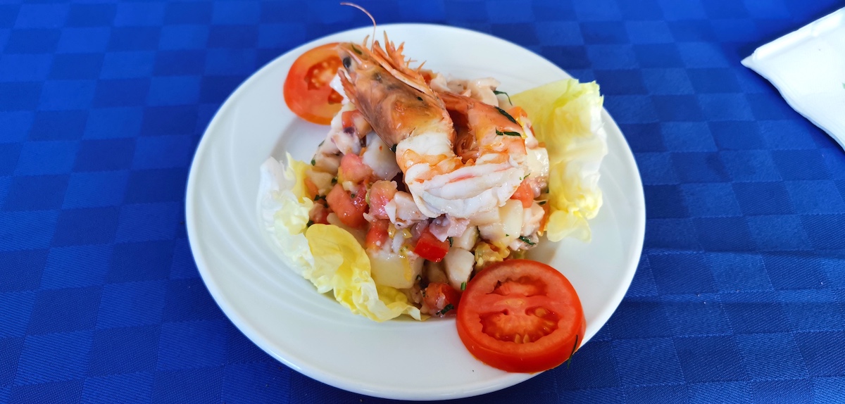 El Haouaria, Salat mit Meeresfrüchten und Tomaten. Foto: Beate Ziehres, Reiselust-Mag