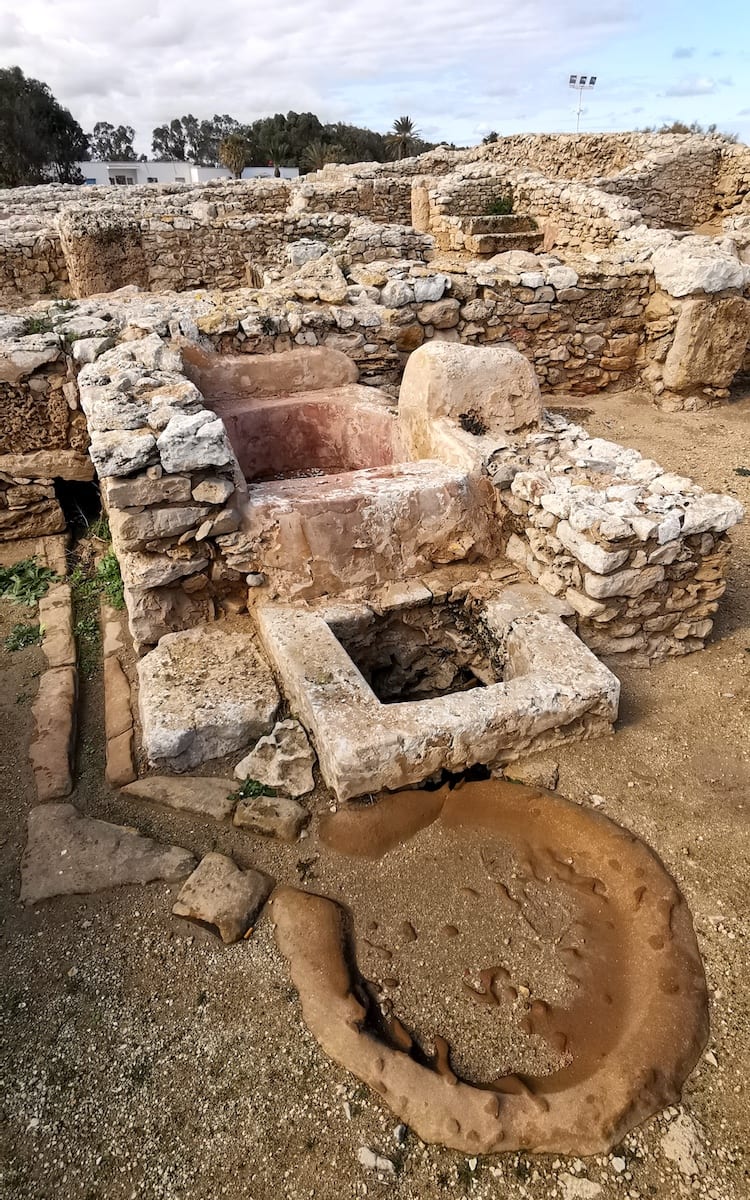 Cap Bon, Kerkouane, Badewanne in punischem Haus. Foto: Beate Ziehres, Reiselust-Mag.