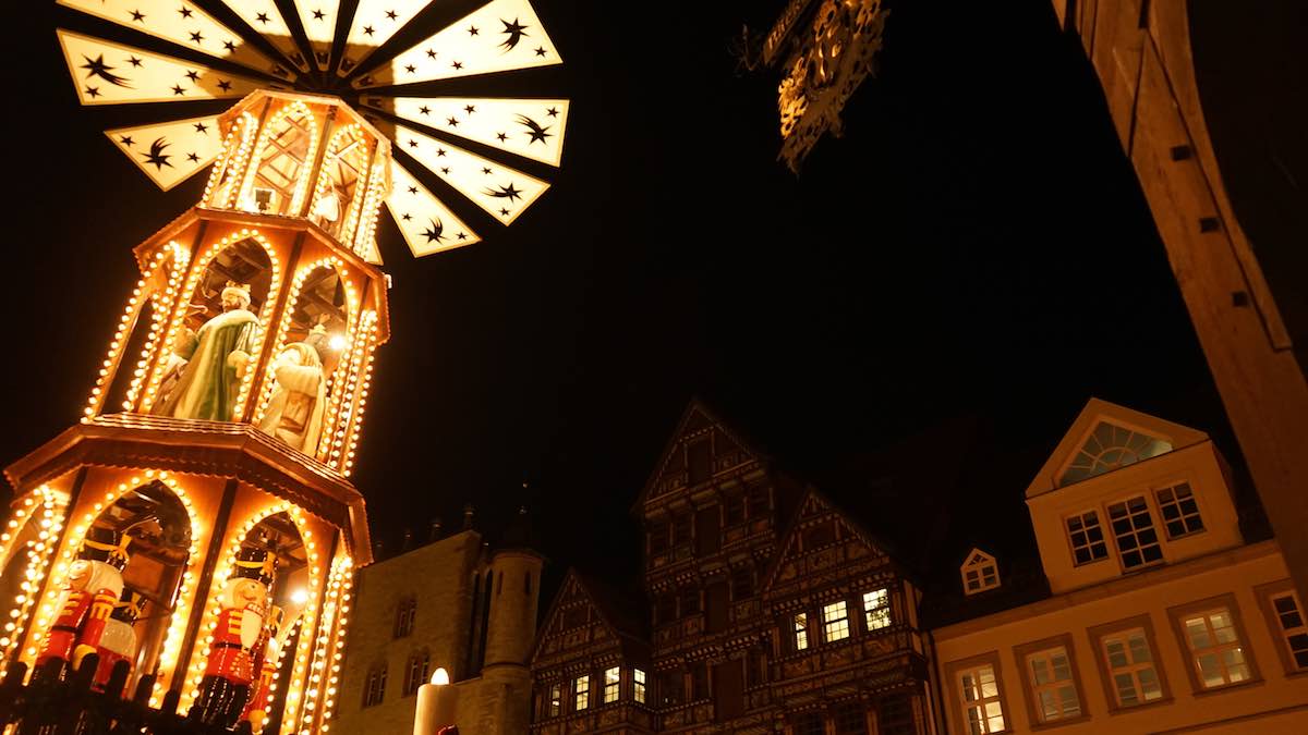 Weihnachtsstimmung auf dem Marktplatz von Hildesheim – Foto: Beate Ziehres