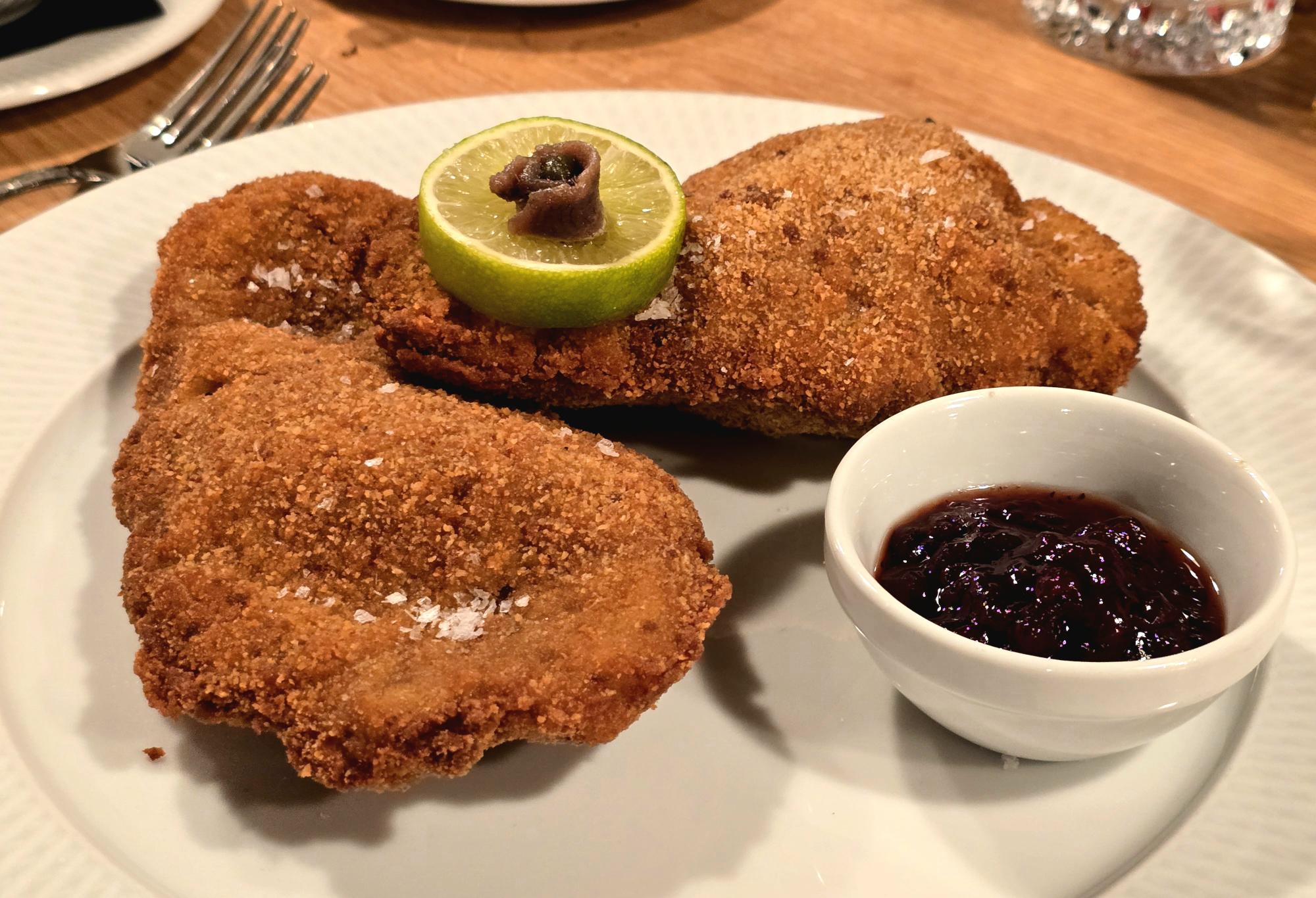 Hotel Morgenroth, Restaurant Müllers, Wiener Schnitzel. Foto: Beate Ziehres, Reiselust-Mag