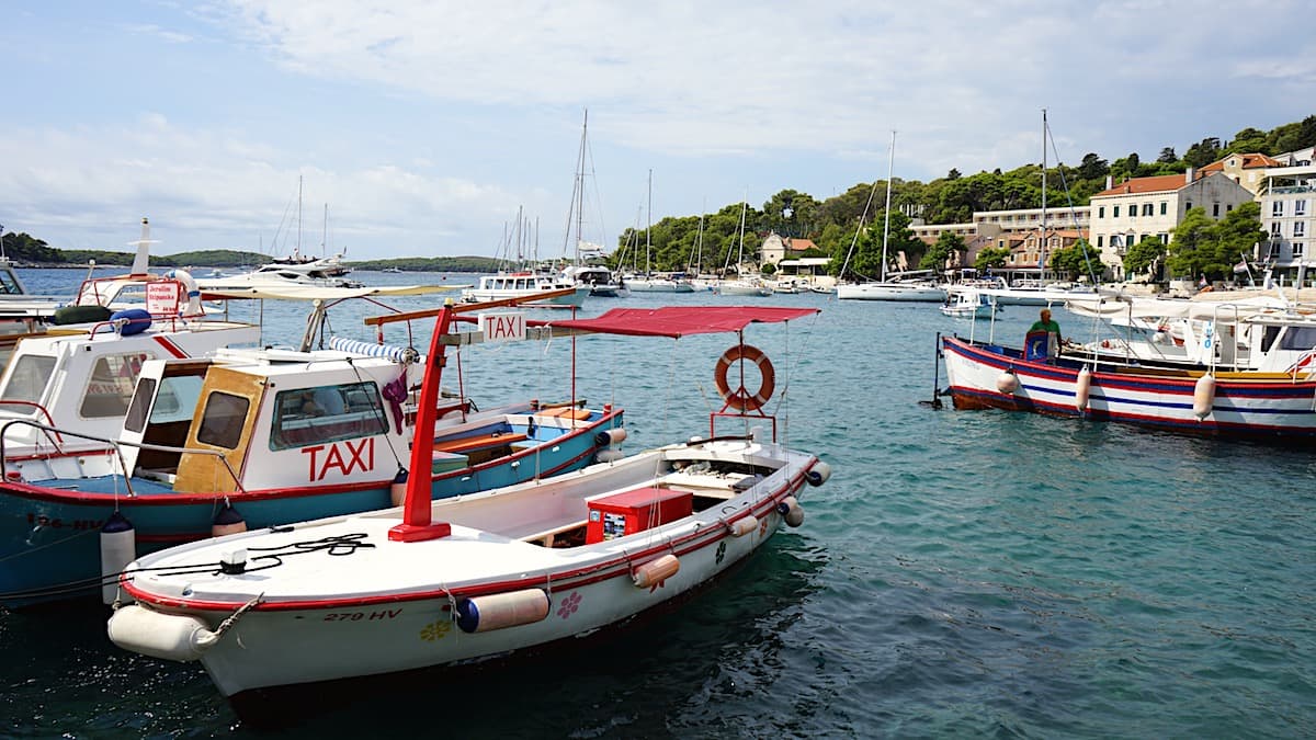 Hvar, Hafen. Foto: Beate Ziehres