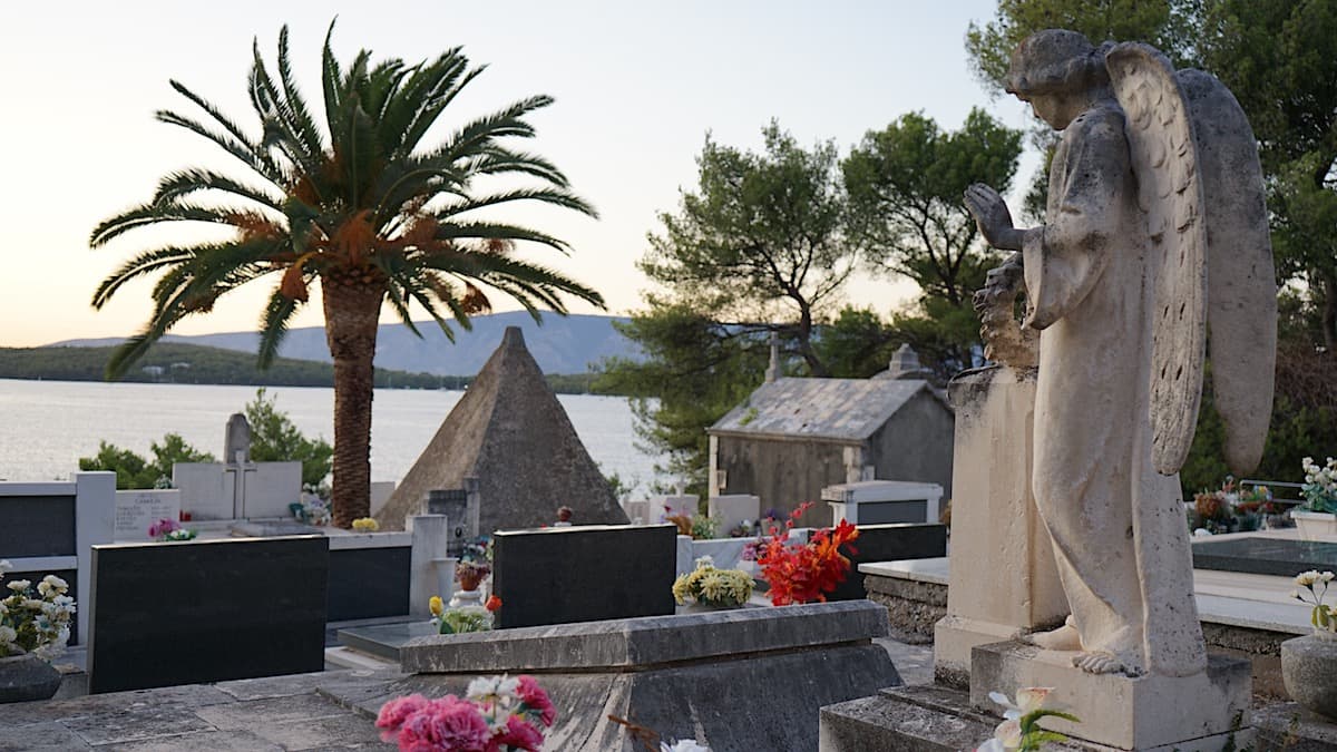 Jelsa, Hvar. Friedhof. Foto: Beate Ziehres