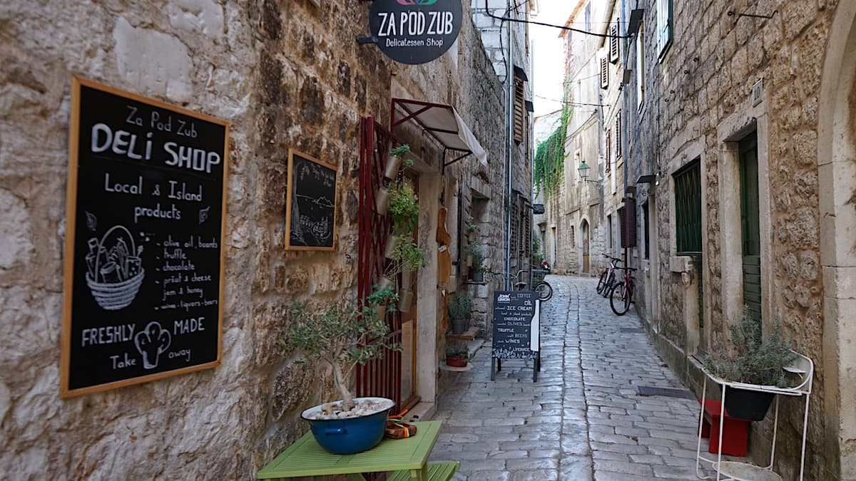 Hvar, Stari Grad, Gasse. Foto: Beate Ziehres