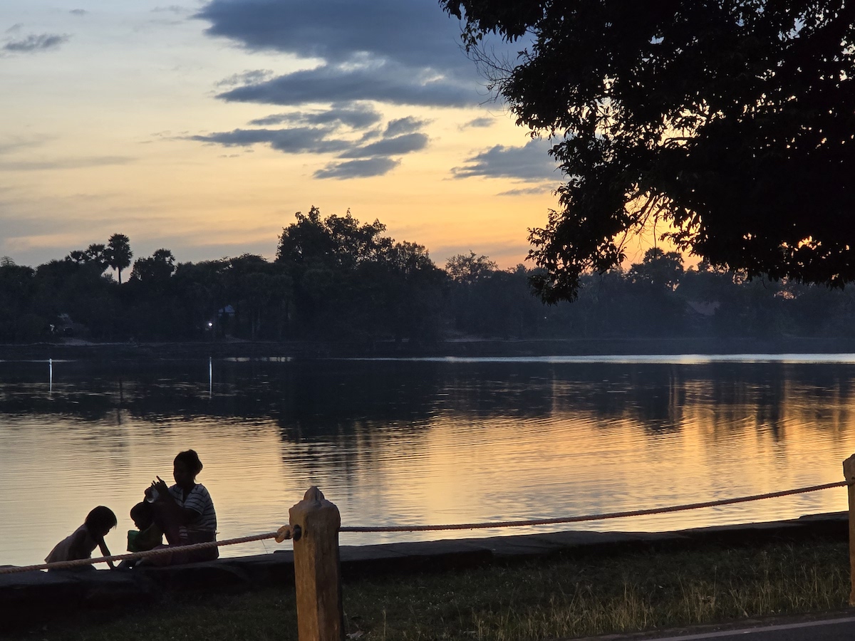 Sonnenuntergang beim "königlichen Bad" Srah Srang in der Nähe von Siem Reap. Foto: Beate Ziehres, Reiselust-Mag