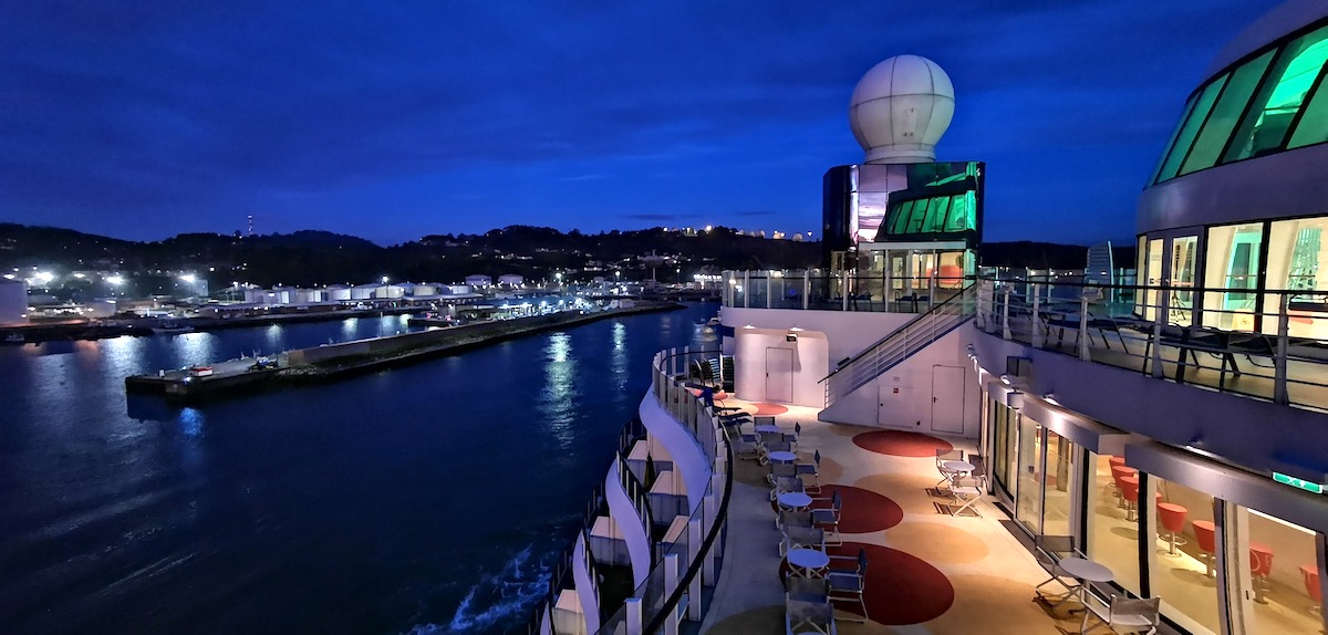 Kreuzfahrt Hamburg Mallorca: Einlauf Aida Prima in Gijon. Foto: Beate Ziehres, Reiselust-Mag