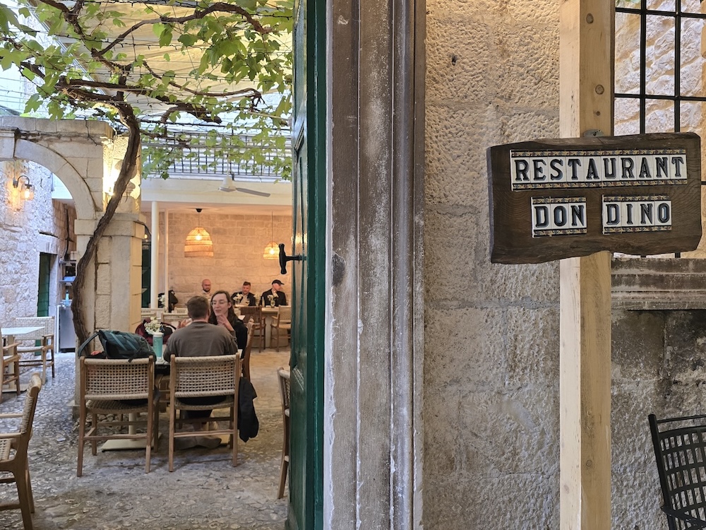 Trogir (Kroatien), Restaurant Don Dino. Foto: Beate Ziehres, Reiselust-mag