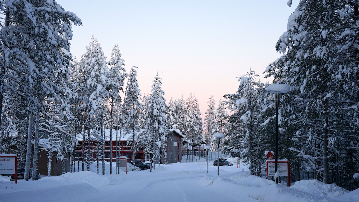 Kuusamo, Finnland: Appartementhäuser im Kuusamon Tropiikki. Foto: Beate Ziehres, Reiselust-Mag