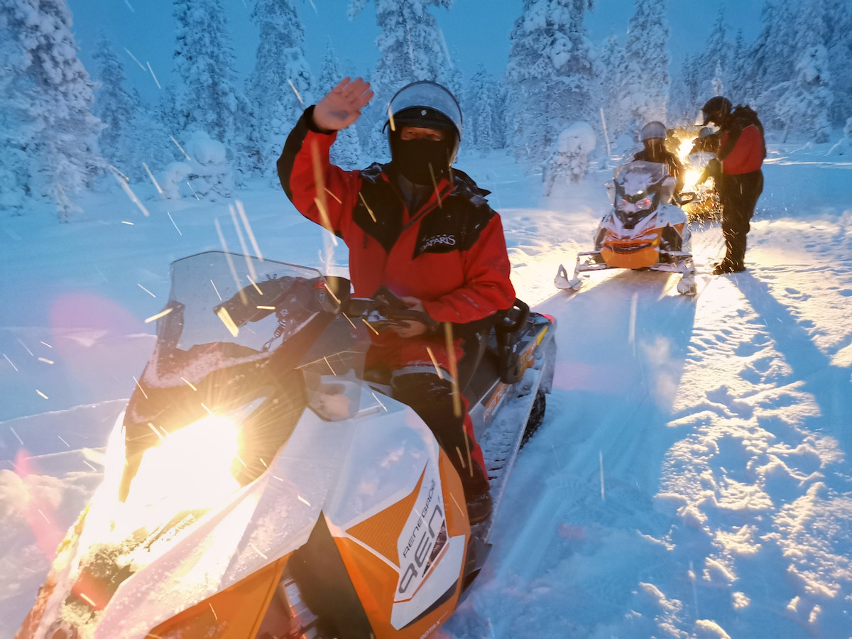 Kuusamo, Finnland: Motorschlittensafari. Foto: Beate Ziehres, Reiselust-Mag