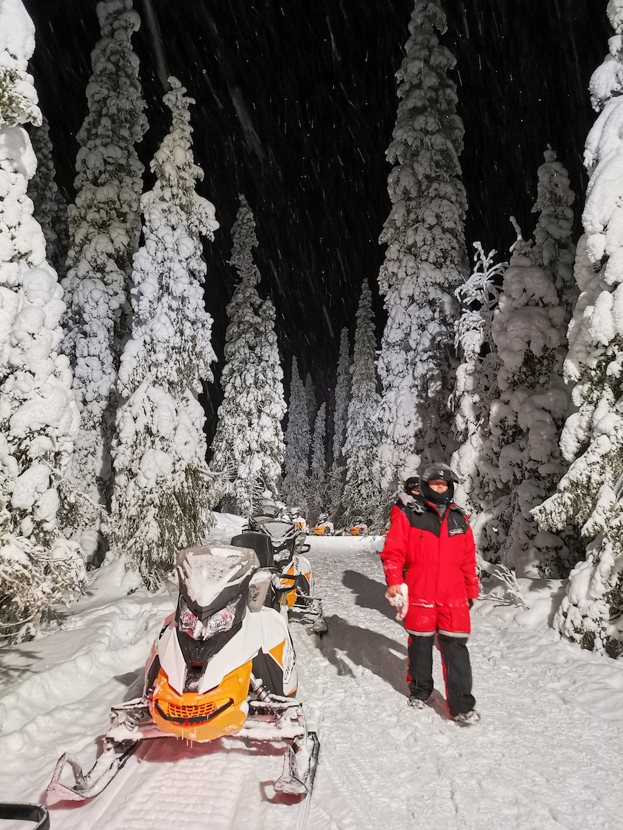 Kuusamo, Finnland: Motorschlittensafari. Foto: Beate Ziehres, Reiselust-Mag