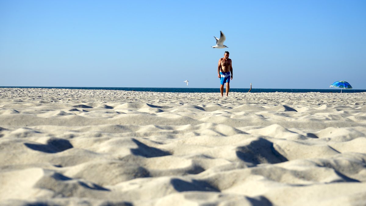 Geht auch einsam: am Oststrand von Leba an der polnischen Ostsee – Foto: Beate Ziehres