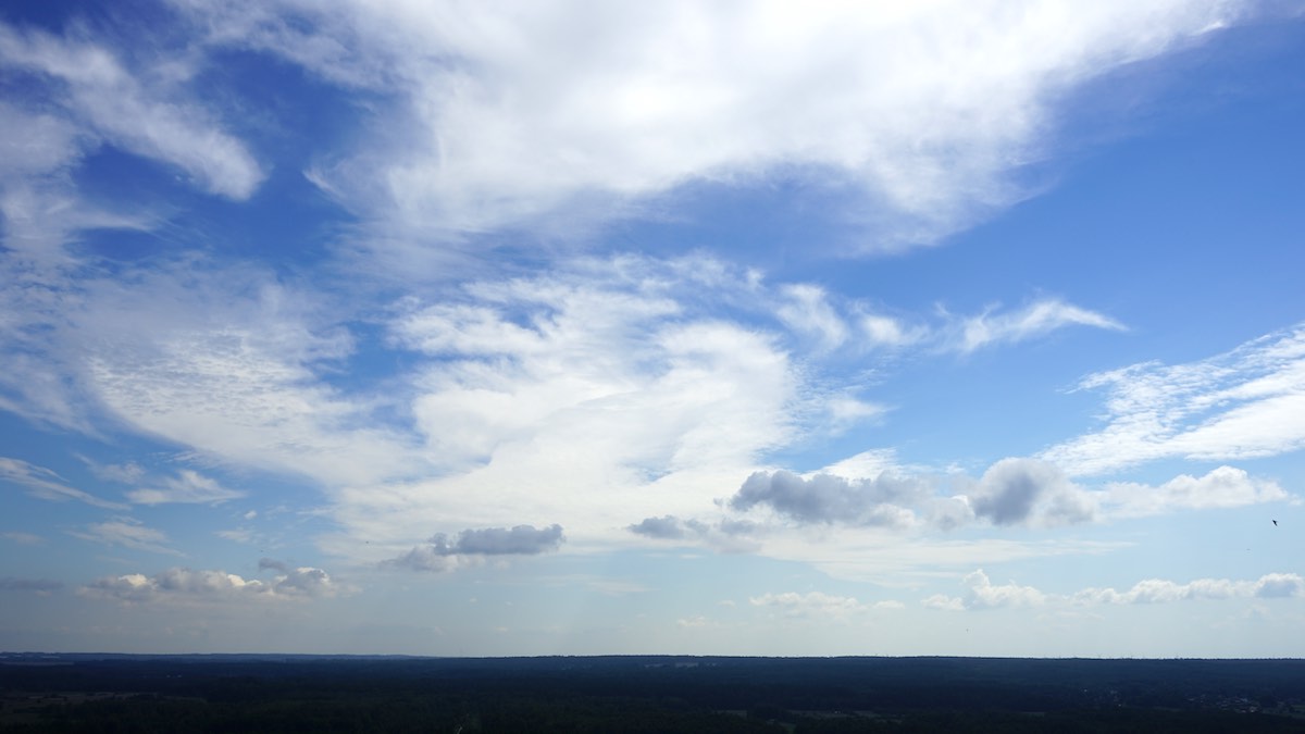 Dem Himmel so nah auf dem Leuchtturm von Stilo bei Leba, polnische Ostsee – Foto: Beate Ziehres