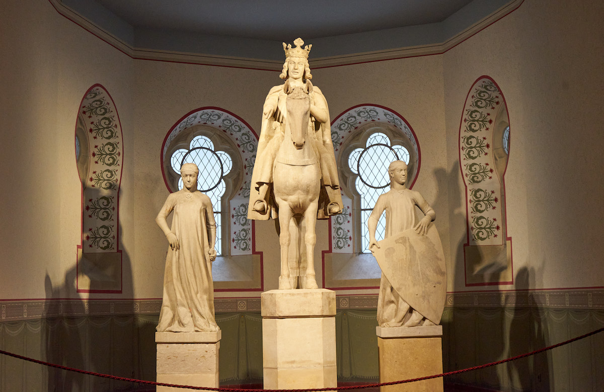 Original Skulpturengruppe "Magdeburger Reiter" aus Sandstein, um 1240/1250, dauerhaft im Kulturhistorischen Museum Magdeburg. Foto: Beate Ziehres, Reiselust-Mag