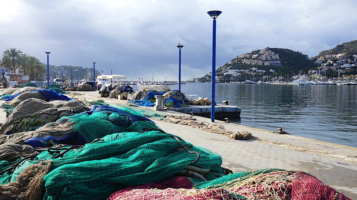 Winter in Port d'Andratx, Mallorca. Fischernetze. Foto: Beate Ziehres