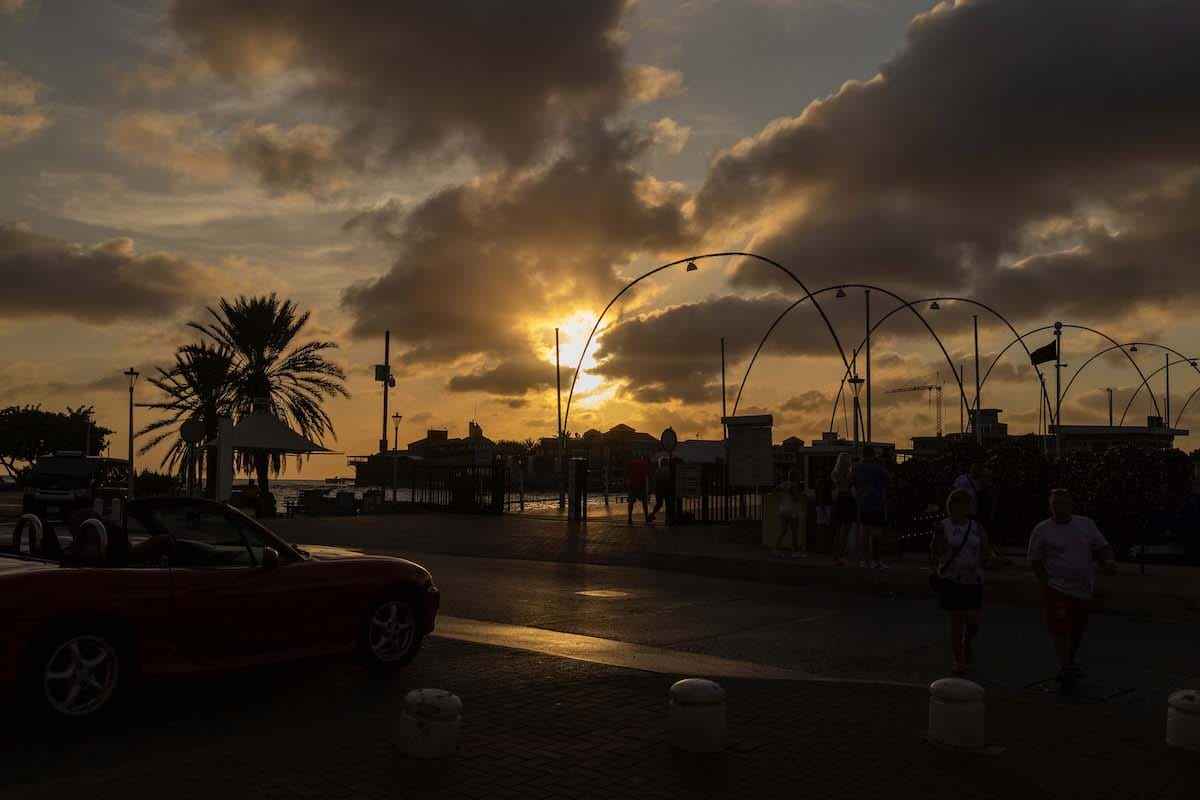 Sonnenuntergang an der Emmabrücke