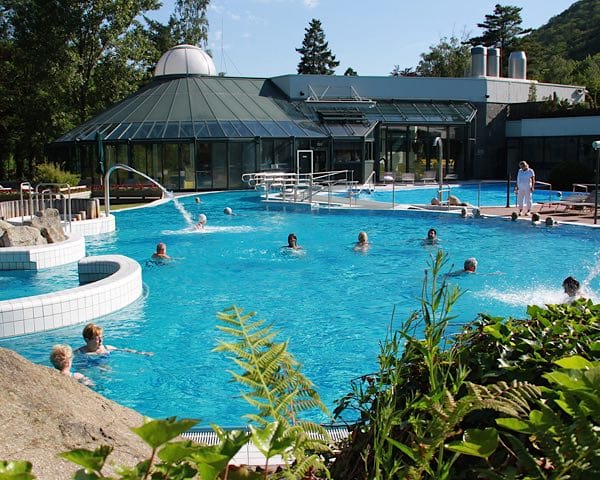 Das Außenbecken der Sole-Therme Bad Harzburg– Foto: Sole-Therme