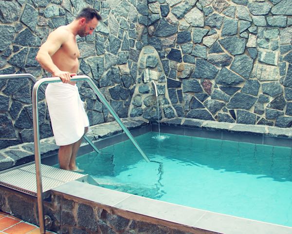 Das Gabbro-Tauchbecken – Foto: Sole-Therme