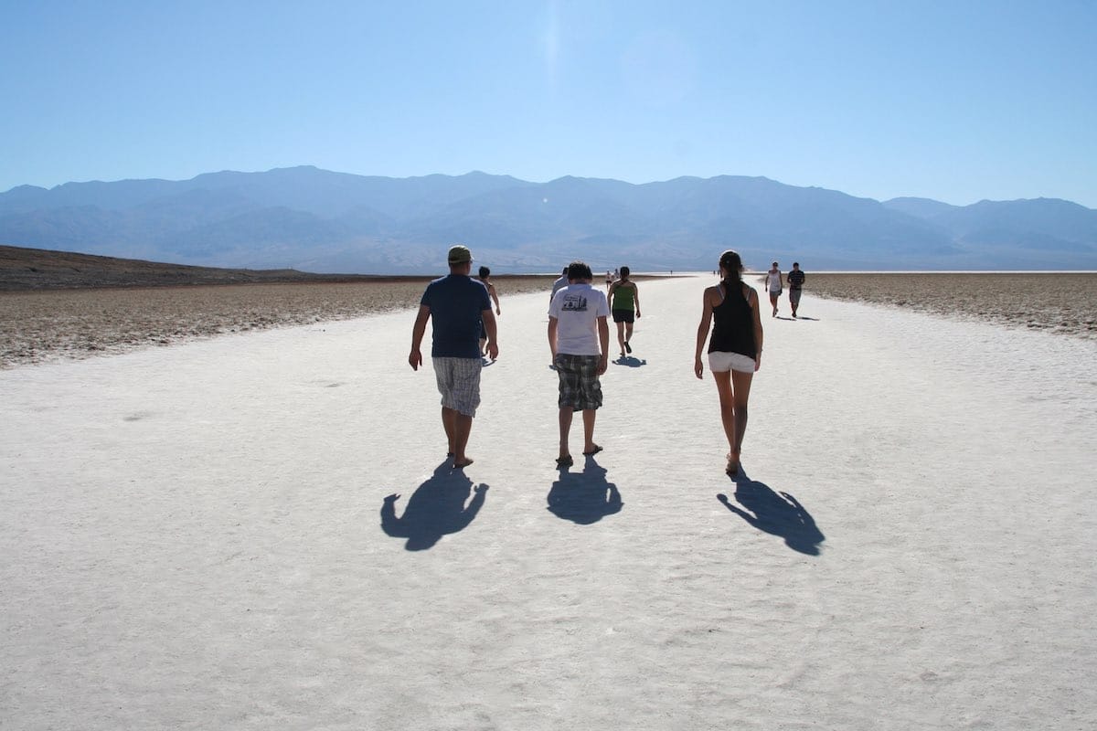 Badwater Basin, Death Valley: Ein Spaziergang auf dem Salzsee darf nicht fehlen – Foto: Beate Ziehres