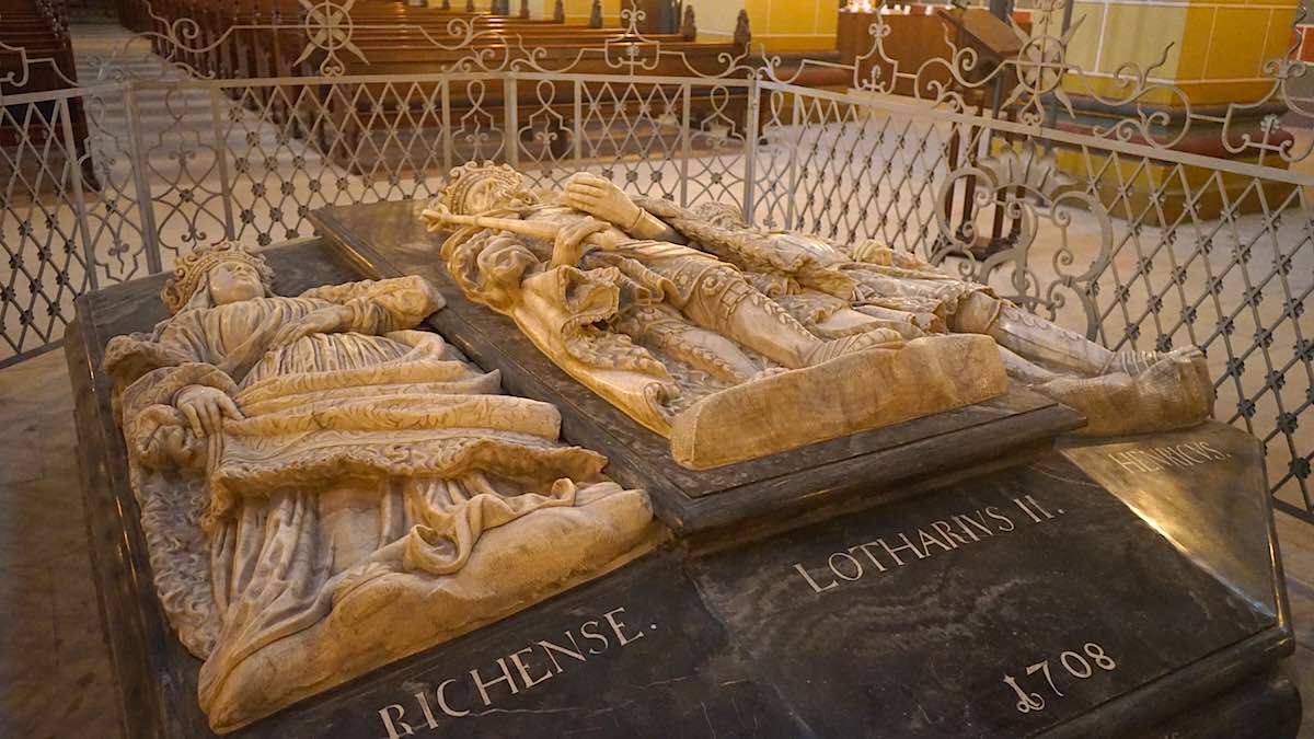 Die Gräber von Lothar III und Richenza im Kaiserdom Königslutter – Foto: Beate Ziehres