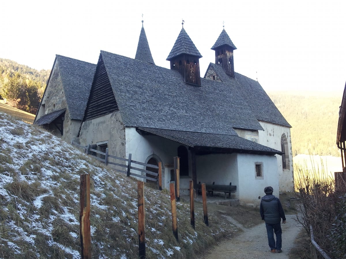 Die Namensgeber des Weilers in Südtirol: die drei Kirchen – Foto: Beate Ziehres