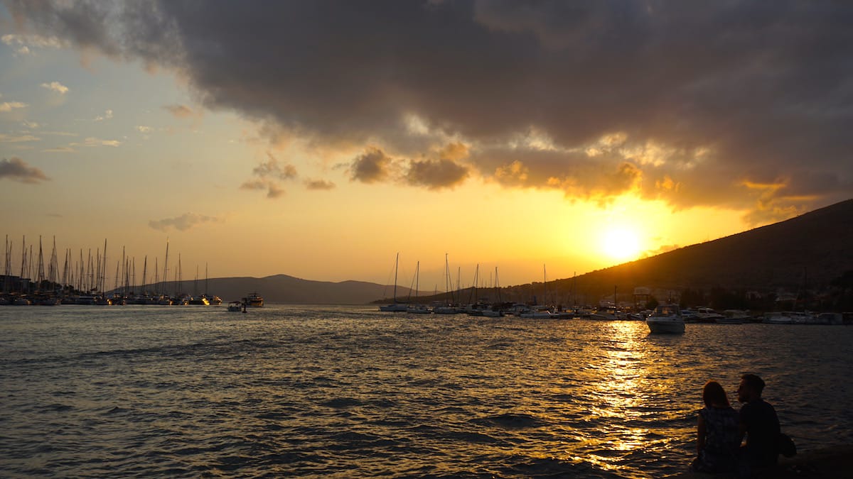 Trogir: Sonnenuntergang an der Festung Kamerlengo – Foto: Beate Ziehres