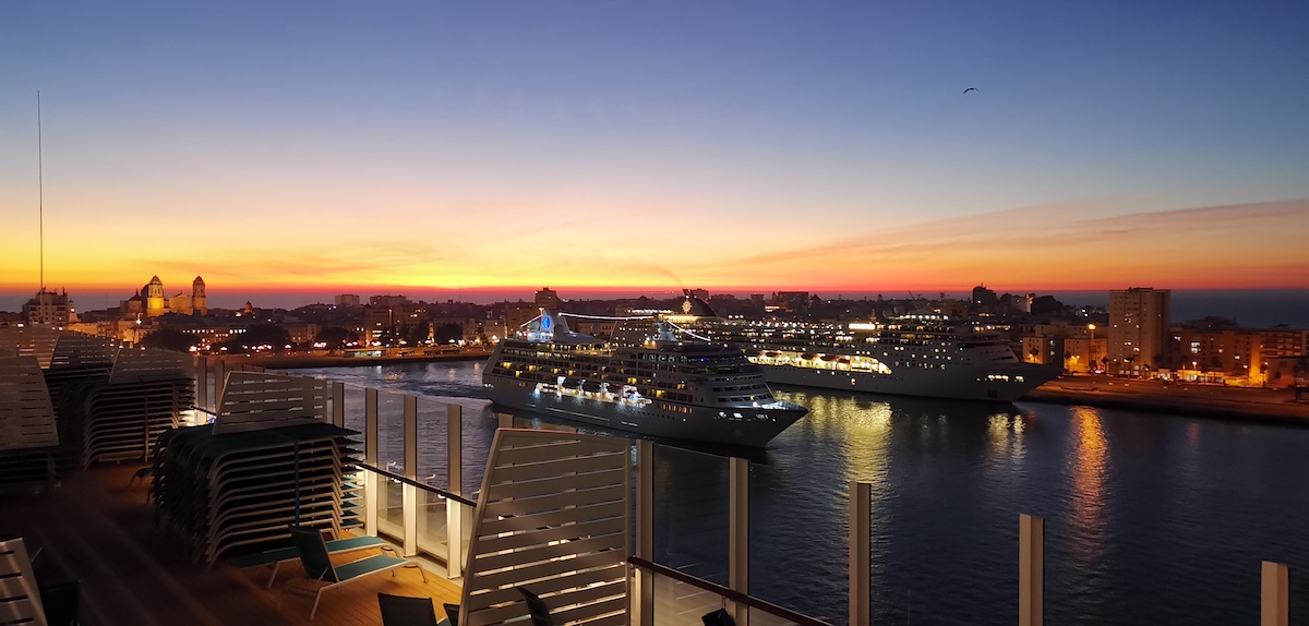 Kreuzfahrt Hamburg-Mallorca, Hafen von Cadiz Abend. Foto: Beate Ziehres, Reiselust-Mag