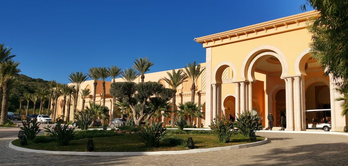Royal Tulip Korbous Bay Hotel, Tunesien, Eingang. Foto: Beate Ziehres, Reiselust-Mag