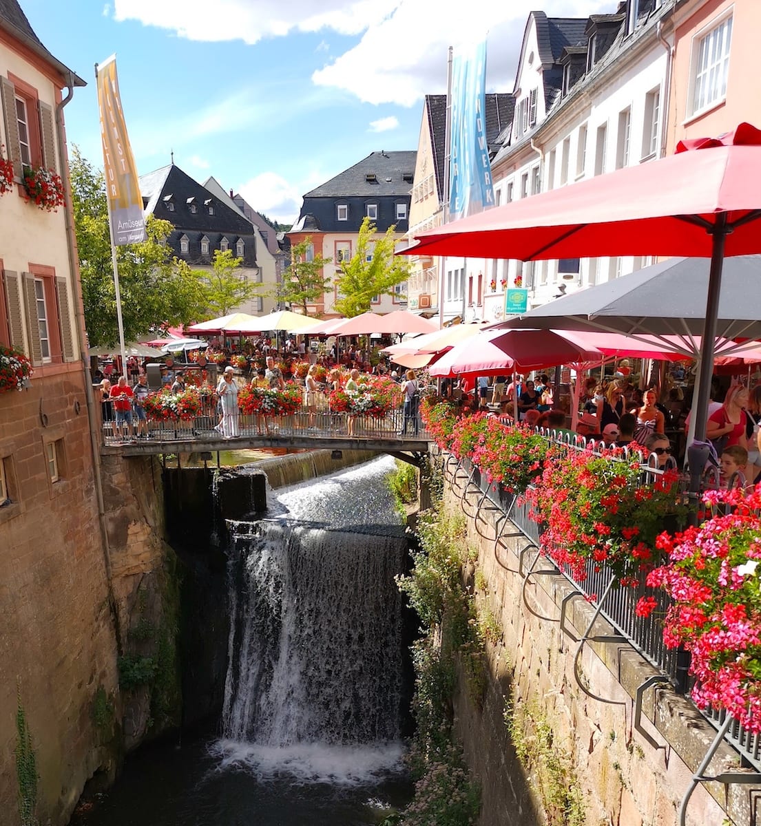 Saarburg: Wasserfall im Ortskern. Foto: Beate Ziehres / Reiselust-Mag