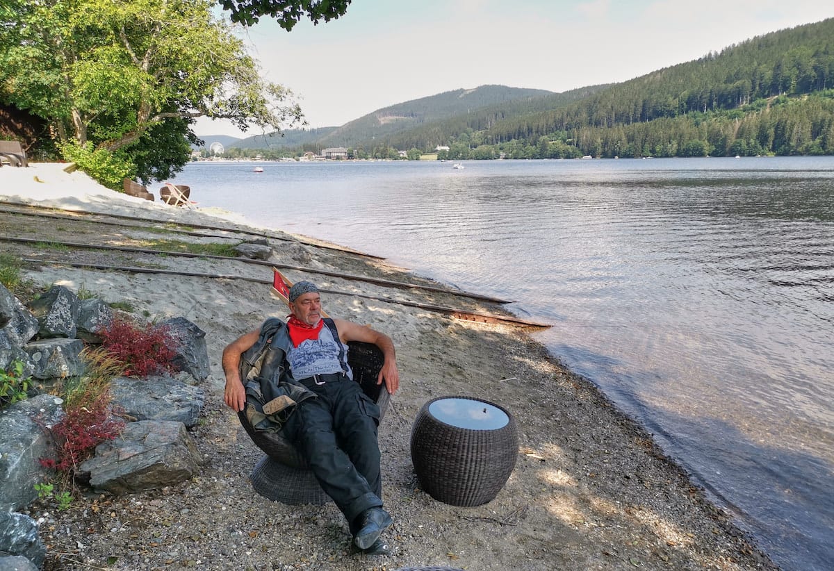 Badeseen im Schwarzwald - Titisee, Strand am Alemannenhof, Hinterzarten. Foto: Beate Ziehres, Reiselust-Mag