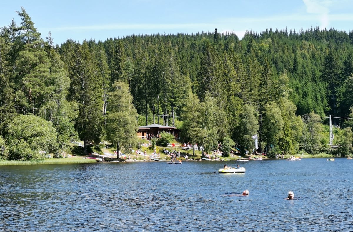 Badeseen im Schwarzwald - Strandbad Windgfällweiher. Foto: Beate Ziehres, Reiselust-Mag