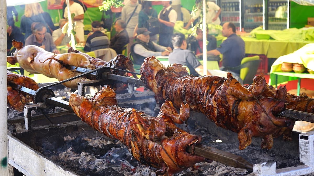 Serbische Küche: Topola Weinfestival, Serbien. Foto: Beate Ziehres