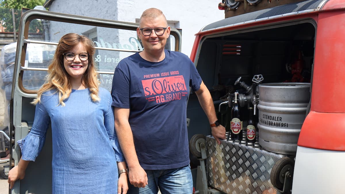 Stendal, Stendaler Privatbrauerei, Leonie Schneider und Norman Schönemann – Foto: Beate Ziehres