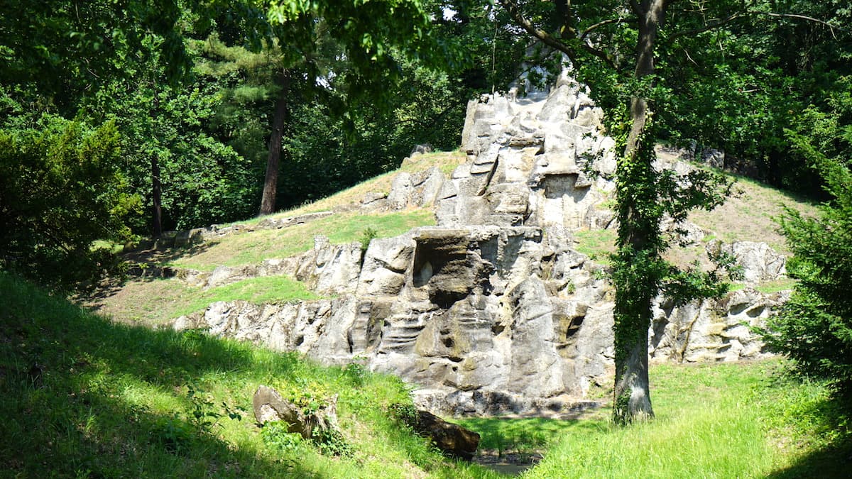 Tangerhütte, Stadtpark: künstlicher Wasserfall. Foto: Beate Ziehres