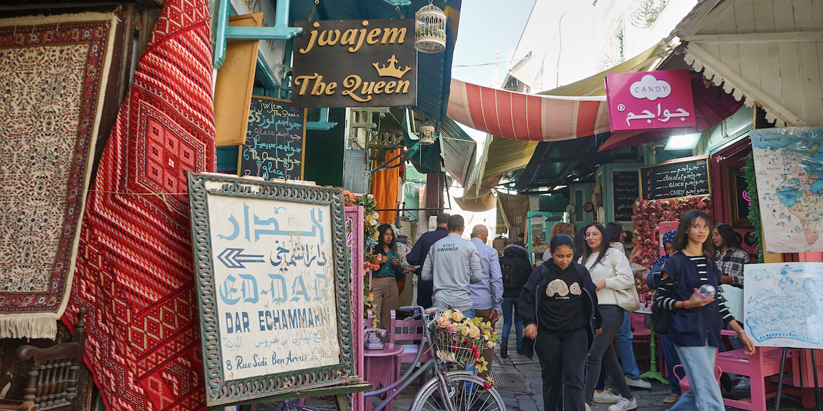 Tunesien, Lifestyle in den Gassen der Altstadt von Tunis. Foto: Beate Ziehres