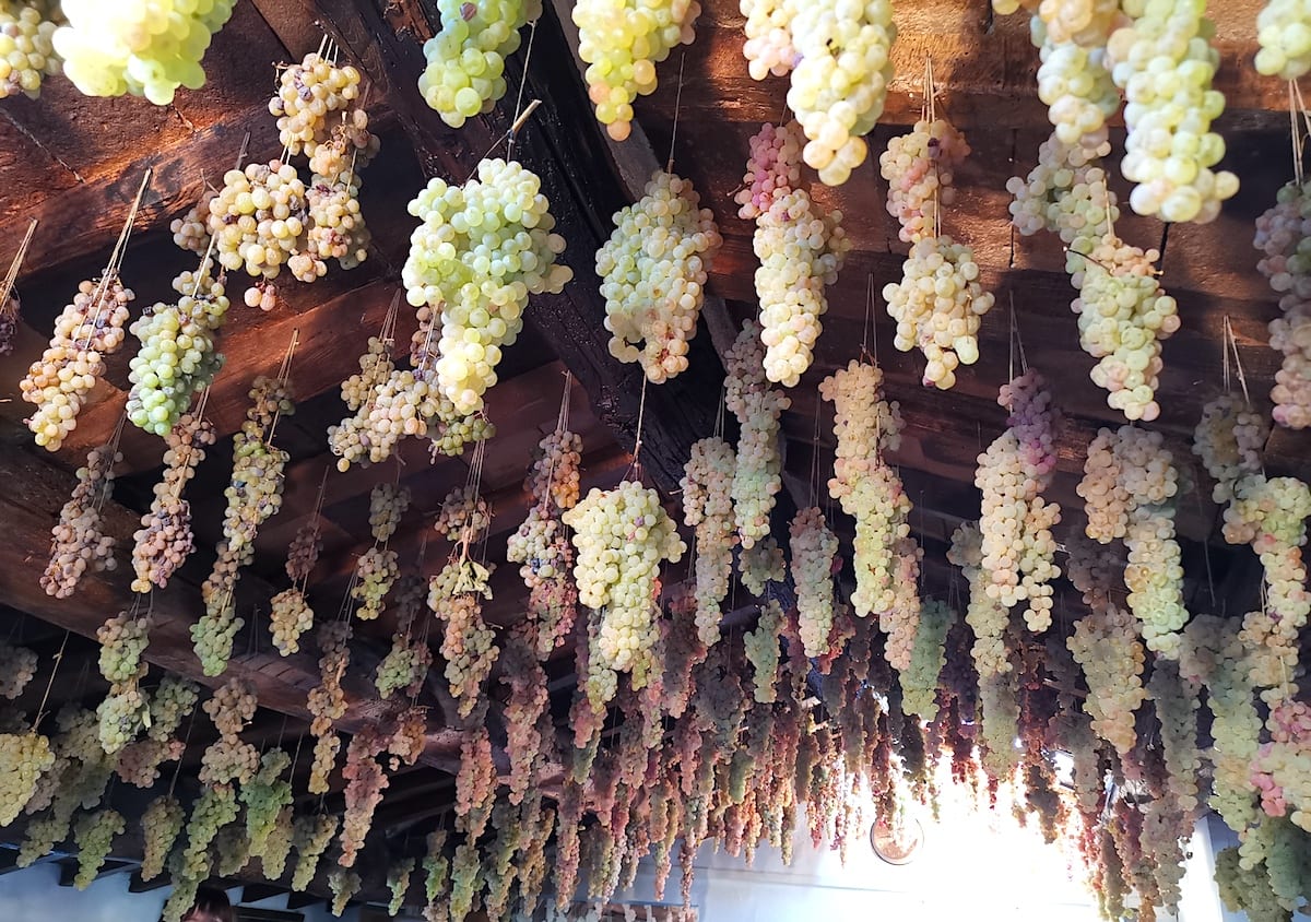 Traditionelle Vin Santo Herstellung in Umbrien. Foto: Beate Ziehres