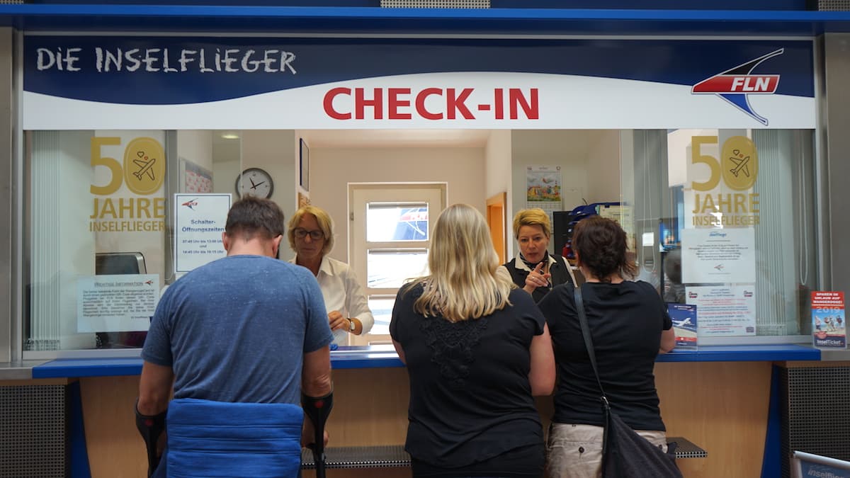 Wangerooge Flugplatz, Check-In-Schalter – Foto: Beate Ziehres