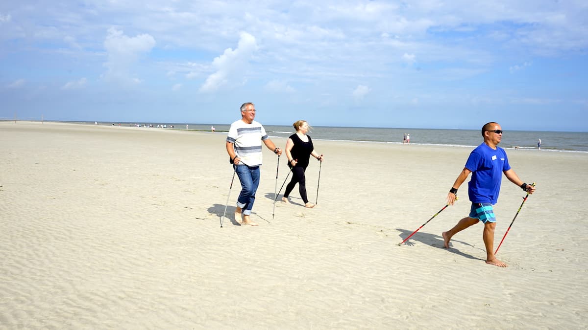 Wangerooge, Nordic Walking am Strand – Foto: Beate Ziehres