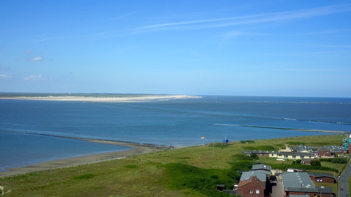 Wangerooge: Blick vom Westturm nach Spiekeroog – Foto: Beate Ziehres